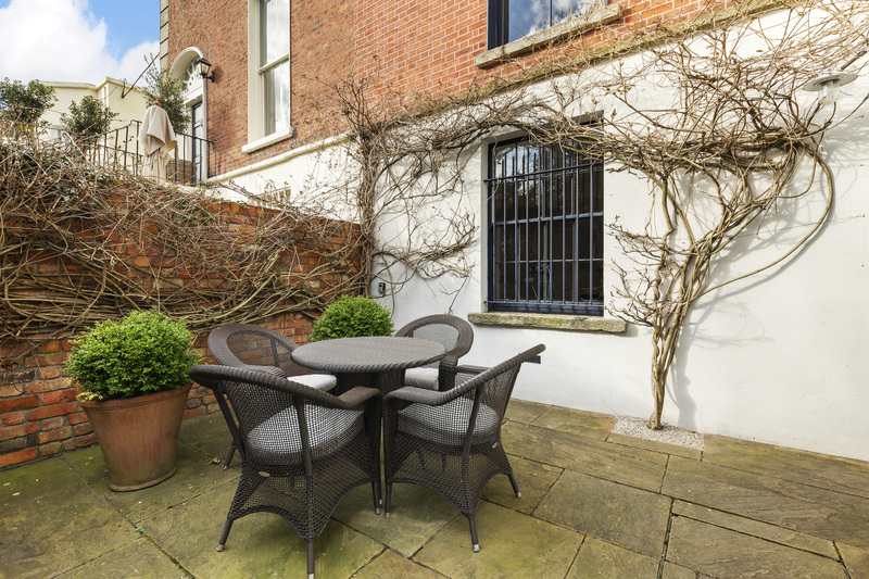 Photo of 13 Wellington Place, Dublin 4, D04 A2N3