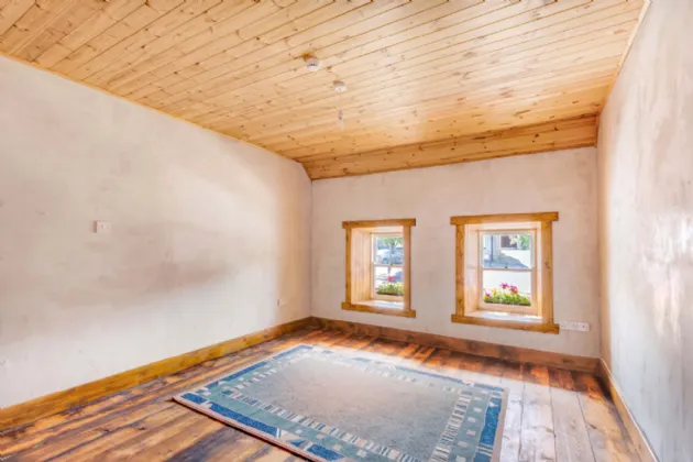 Photo of Gartlan's, The Thatch, Lower Main Street, Kingscourt, Co. Cavan, A82 A0D9