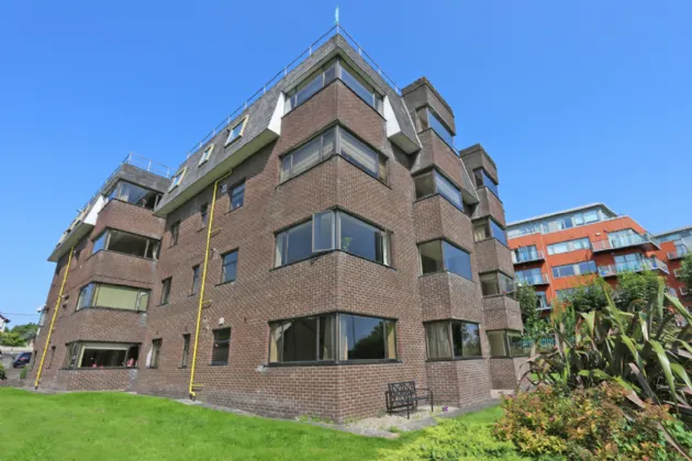 Photo of 10 Strand Court, O' Callaghan Strand, Limerick, V94N220