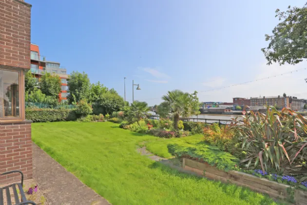 Photo of 10 Strand Court, O' Callaghan Strand, Limerick, V94N220