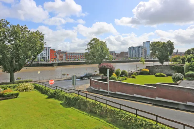 Photo of 10 Strand Court, O' Callaghan Strand, Limerick, V94N220