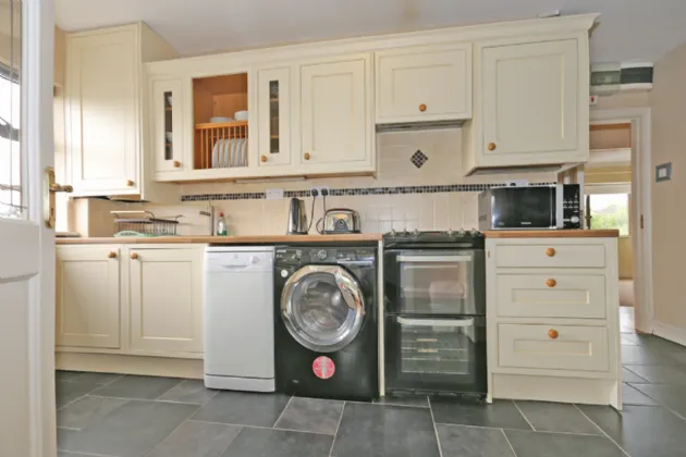 Photo of 10 Strand Court, O' Callaghan Strand, Limerick, V94N220