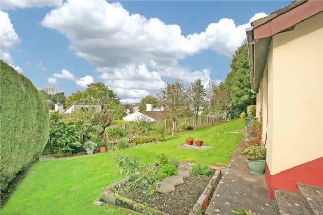 Photo of 19 Tullyvarraga Hill, Shannon, Co Clare, V14 D291