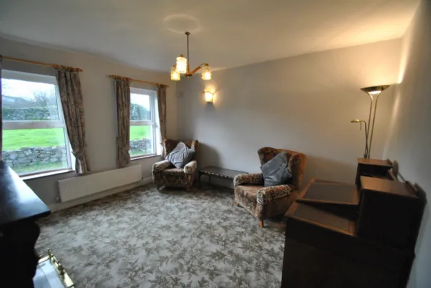 Photo of New Road, Roscrea, Co. Tipperary, E53 NX27