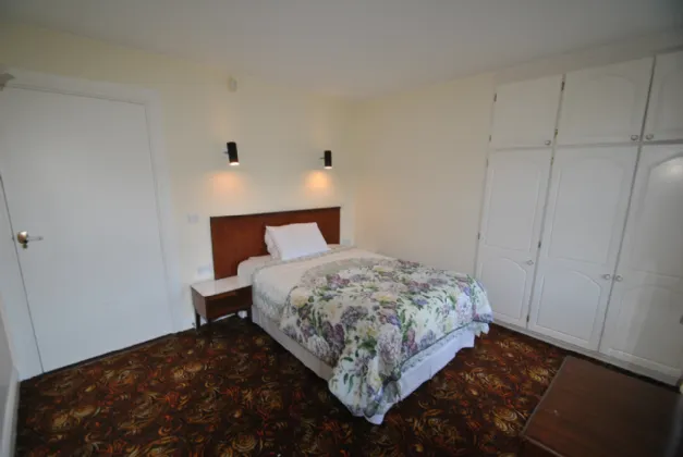 Photo of New Road, Roscrea, Co. Tipperary, E53 NX27