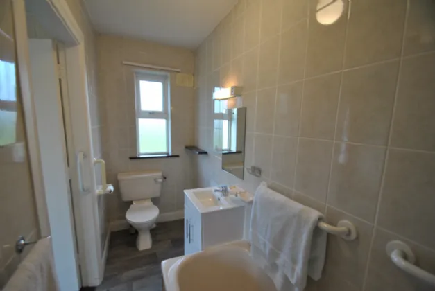 Photo of New Road, Roscrea, Co. Tipperary, E53 NX27