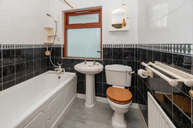 Photo of 2 Castletroy Heights, Golf Links Road, Castletroy, Limerick, V94 P3YD