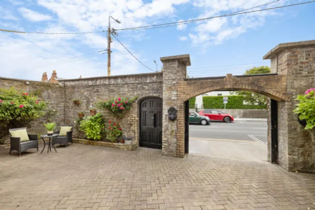 Photo of Longford Lodge, 25 Monkstown Crescent, Monkstown, Co Dublin, A94 C4H5