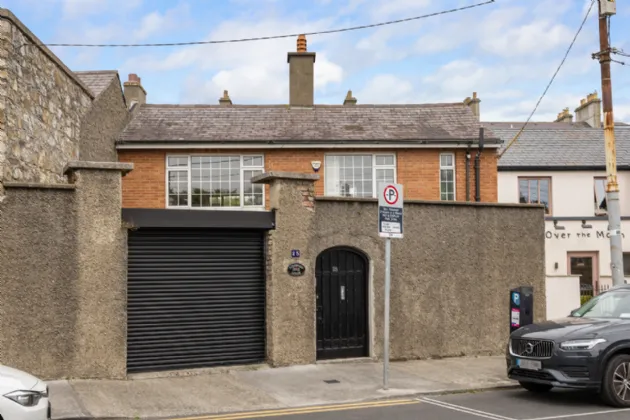 Photo of Longford Lodge, 25 Monkstown Crescent, Monkstown, Co Dublin, A94 C4H5