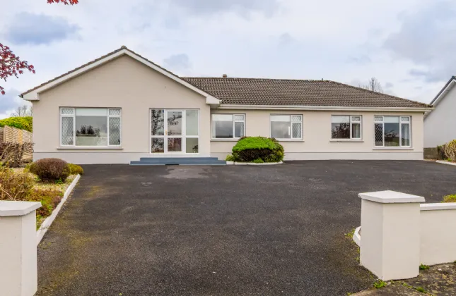 Photo of 15 Hawthorn Drive, Roscommon, Co. Roscommon, F42 HY06