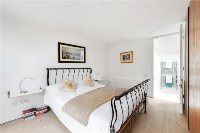 Photo of 6 Raglan Lane, Ballsbridge, Dublin 4, D04 V9F4