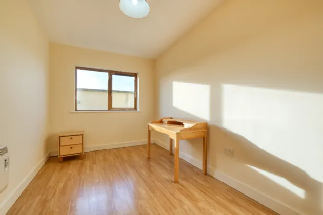 Photo of 27 Weavers Hall, Market Square, Longford, N39 V584