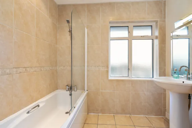 Photo of Hadleigh, 137 Stillorgan Road, Donnybrook, Dublin 4, D04 N6C9