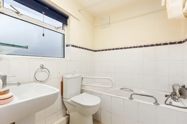 Photo of 105 Strand Road, Sandymount, Dublin 4, D04 HH57