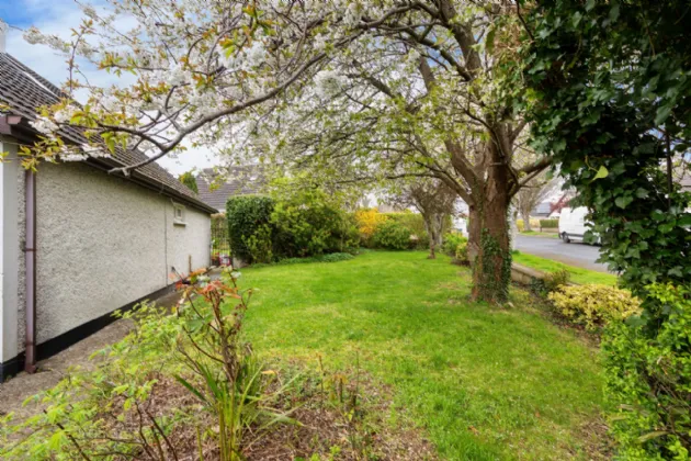 Photo of 18 Glen Lawn Drive, The Park, Cabinteely, Dublin 18, D18E429