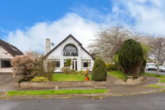 Photo of 18 Glen Lawn Drive, The Park, Cabinteely, Dublin 18, D18E429