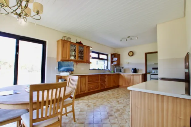 Photo of High Road, Ballykeeran, Athlone, Co. Westmeath, N37 V5W8