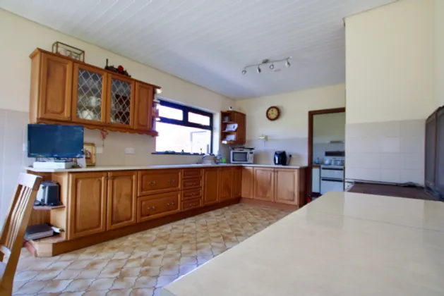 Photo of High Road, Ballykeeran, Athlone, Co. Westmeath, N37 V5W8