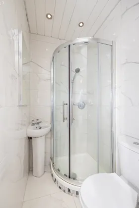 Photo of 6 Holly Park, Shankill, Dublin 18, D18 X272