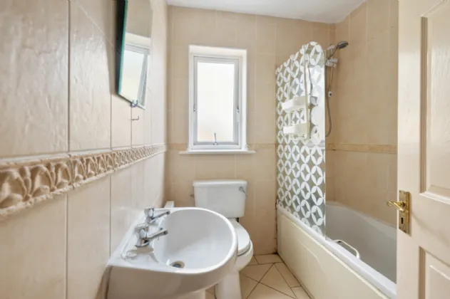 Photo of 52 Cluain Alainn, Hurlers Cross, Shannon, Co. Clare, V14 Y243