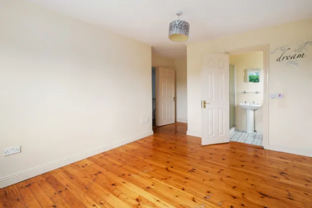 Photo of 52 Cluain Alainn, Hurlers Cross, Shannon, Co. Clare, V14 Y243