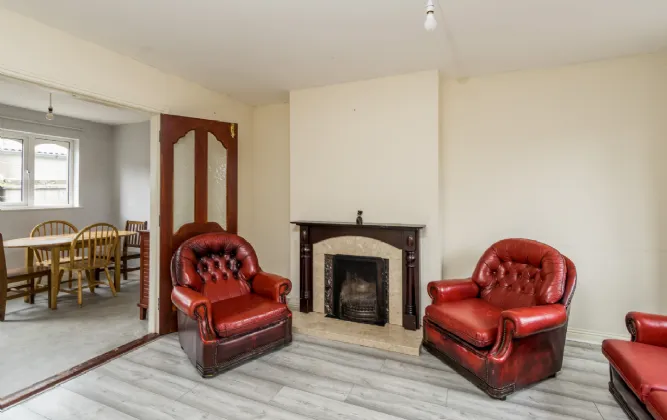 Photo of 5 Bank Gardens, Henry Street, Roscommon, F42F884