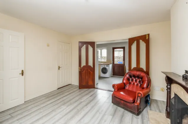 Photo of 5 Bank Gardens, Henry Street, Roscommon, F42F884