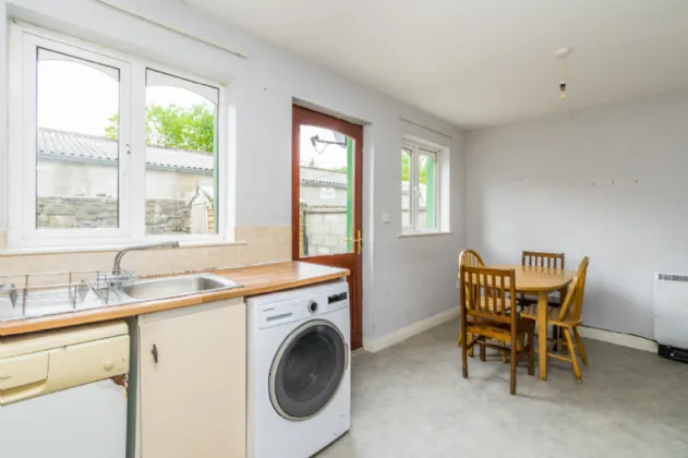 Photo of 5 Bank Gardens, Henry Street, Roscommon, F42F884