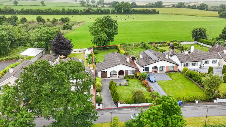 Photo of 12 Oakwood, Kilfera, Bennettsbridge Road, Kilkenny, R95 D2XH