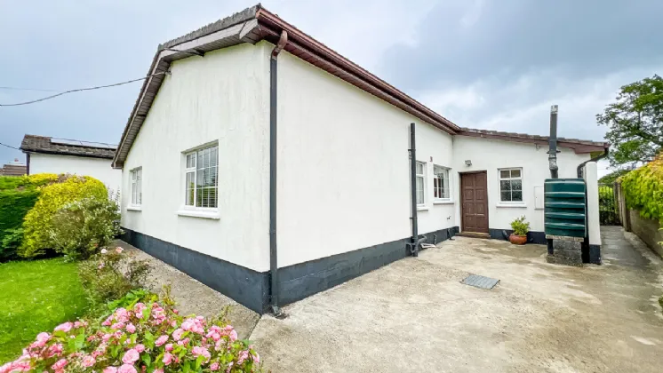 Photo of 12 Oakwood, Kilfera, Bennettsbridge Road, Kilkenny, R95 D2XH