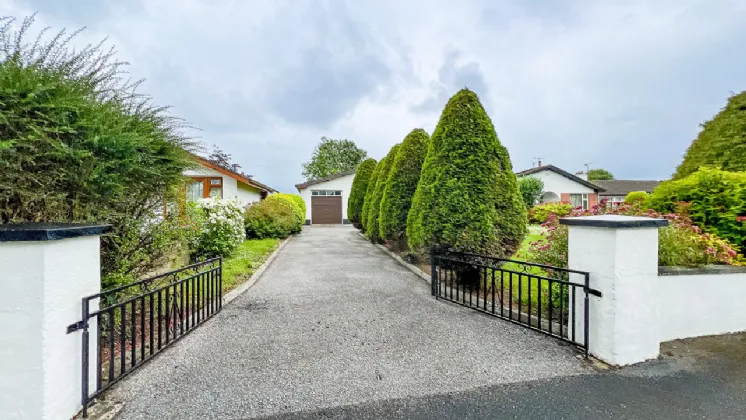 Photo of 12 Oakwood, Kilfera, Bennettsbridge Road, Kilkenny, R95 D2XH