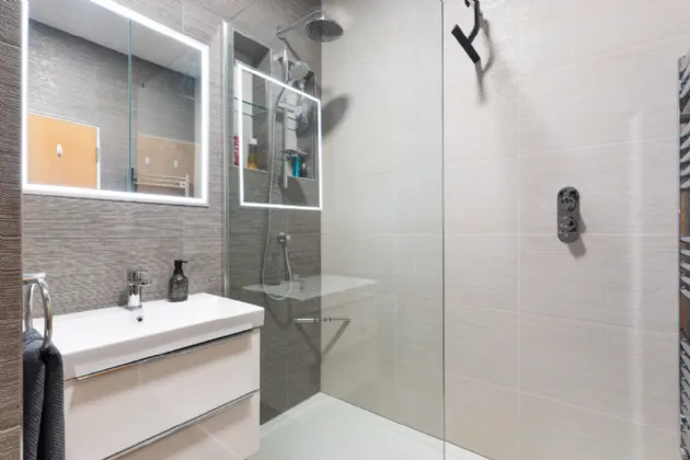 Photo of 31 The Oval, Tullyvale, Cabinteely, Dublin 18, D18 AD65