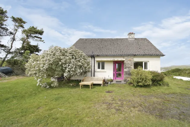Photo of Cairn Cottage, Rinnaraw, Portnablagh, Co. Donegal, F92X6C1