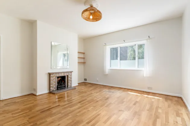 Photo of 102 Cedar House, Mespil Estate, Sussex Road, Dublin 4, D04 WD54