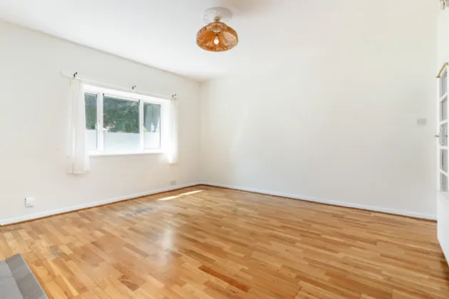 Photo of 102 Cedar House, Mespil Estate, Sussex Road, Dublin 4, D04 WD54