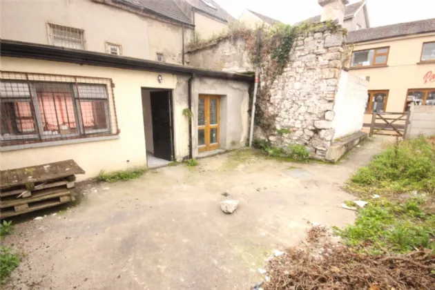 Photo of Sarsfield Street, Nenagh, Co. Tipperary, E45 YW31