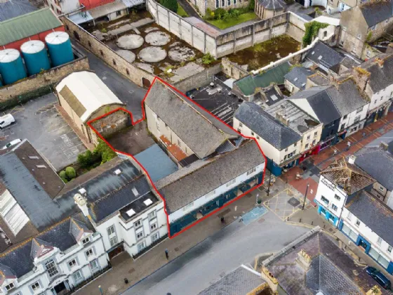 Photo of Clinton's, 25-27 Parnell Street, Clonmel, Co. Tipperary, E91X2V5