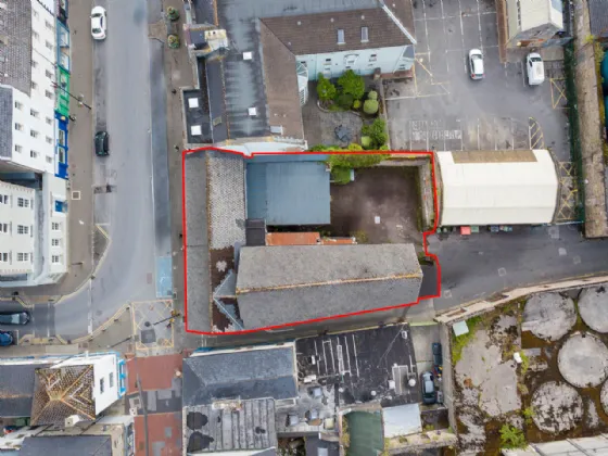 Photo of Clinton's, 25-27 Parnell Street, Clonmel, Co. Tipperary, E91X2V5