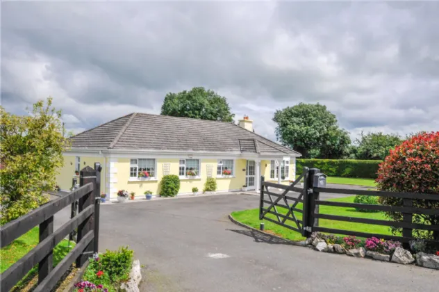 Photo of Farnes House, Rahealty, Thurles, Co. Tipperary, E41 C2P8