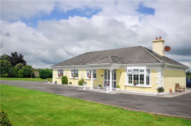 Photo of Farnes House, Rahealty, Thurles, Co. Tipperary, E41 C2P8