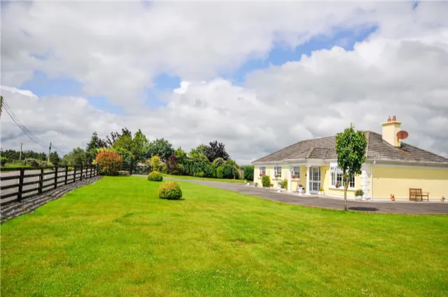 Photo of Farnes House, Rahealty, Thurles, Co. Tipperary, E41 C2P8