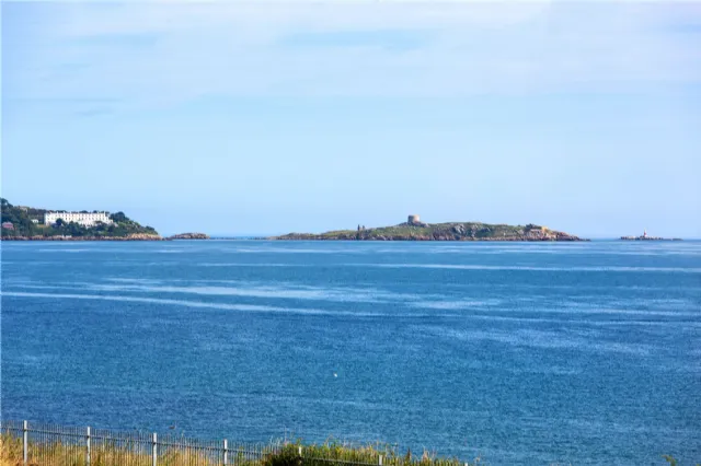 Photo of White Horses, 4 Seafield, Corbawn Lane, Shankill, Co. Dublin, D18 RH27