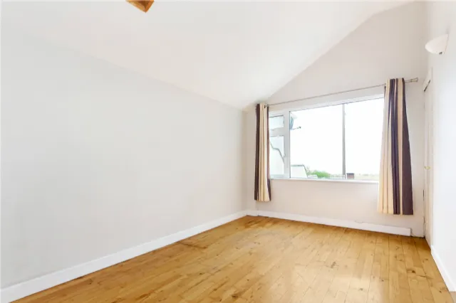 Photo of White Horses, 4 Seafield, Corbawn Lane, Shankill, Co. Dublin, D18 RH27