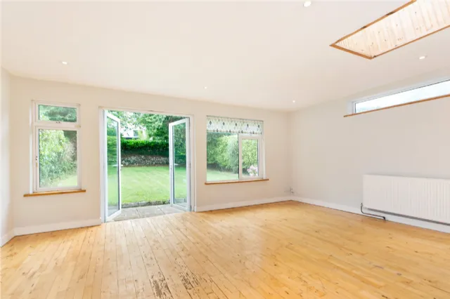 Photo of White Horses, 4 Seafield, Corbawn Lane, Shankill, Co. Dublin, D18 RH27