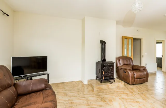 Photo of Killinordanbeg, Scramogue, Co. Roscommon, F42F656