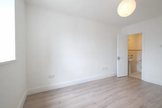 Photo of 5 Harbour Point, Market Square, Longford, N39 W520