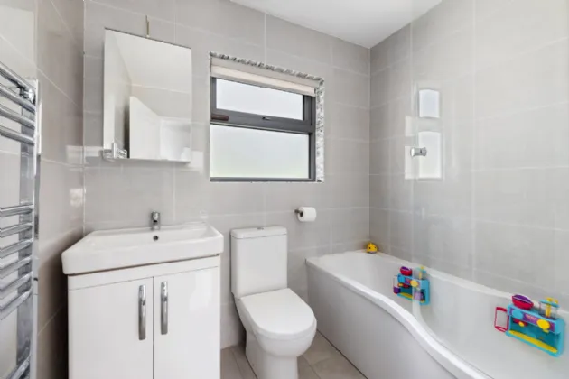 Photo of 35 Hazelwood, Shankill, Dublin 18, D18 YV08