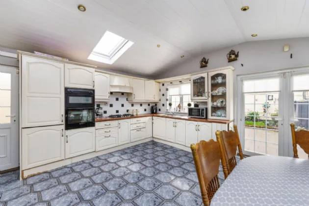 Photo of 13 Oak Green, Royal Oak, Santry, Dublin 9, D09 H9E4