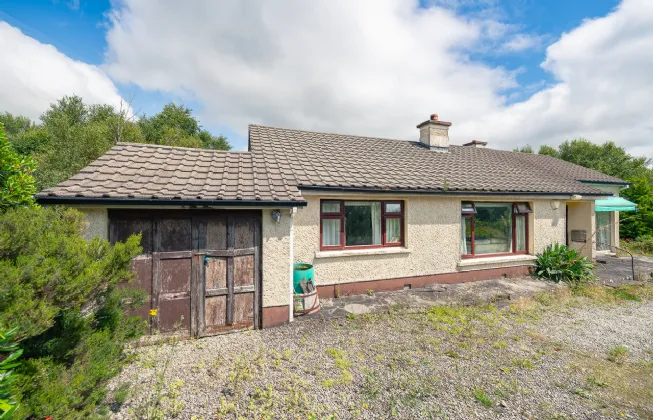 Photo of Loch Dubh, Rossdohan, Sneem, Co. Kerry, V93R3K4