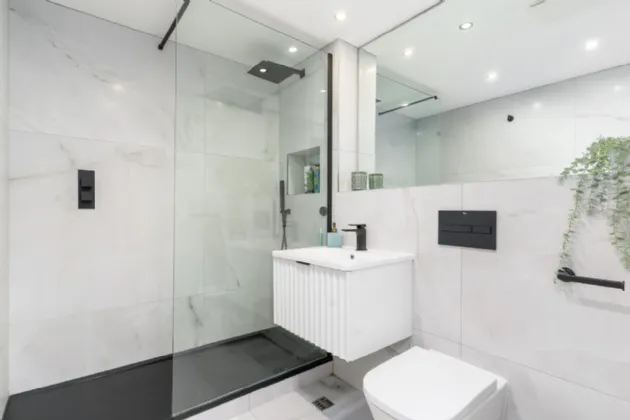 Photo of 18 The Bay, Elmpark, Merrion Road, Dublin 4, D04 XK66